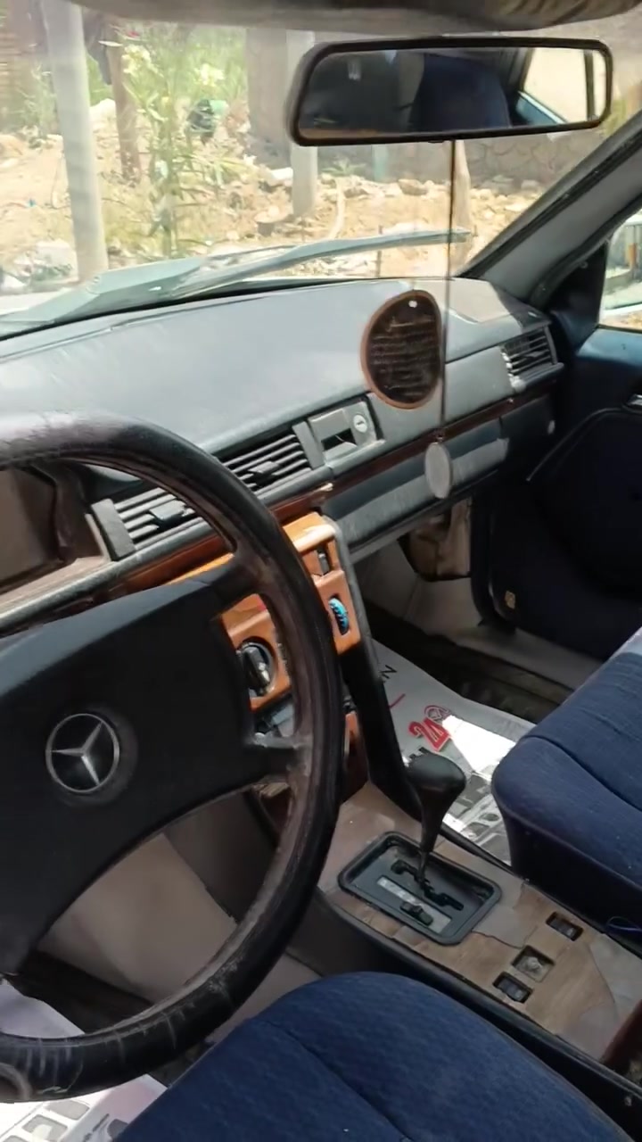 للبيع مرسيدس دب ومرواس
موديل1989 🚗  

السيارة بحالة جيدة من الخارج والداخل، شكل كلاسيك مرغوب ✨  

🔹 السعر: 45 ورقة  
🔹 الموديل: دب 1989 (ألماني)  
🔹 رقم: قادسية ألماني 
🔹 الحالة: جيدة  
🔹 الملاحظات: محور كير مكينه 
خير من الله مسكرة من جديد وصبغ عام 

📍 الموقع: الديوانية 
📞 للتواصل: ***********
