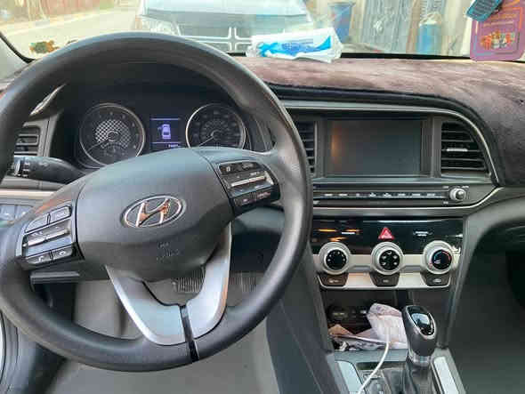 السلام عليكم
للبيع 

النترا 2019 وارد امريكي 

حادثها باب السايق والباب الوراه 

سياره نظيف استعمال شخصي 

ماشيه 74 m 

محرك كير مكفول 

تبريد ثلج ❄️

شاشه 🖥️

كير At المرغوب 

محرك 2000 

السعر (145) وبيها مجال 

(***********)
