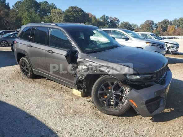 مزاد يوم  الاثنين المصادف11/24
🚘 نوع السياره: جيب كراند شيروكي 
🔹️الحادث / الضرر : كما موضح بالصور 
🔹️الموديل:2024
عداد المسافه ماشيه 43,176 ميل
6سلندر 3,600
🔹️ حالة السيارة : تعمل وتسير 
🔹️ السعر : حسب المزاد 
⚠️ علما هذا نموذج بسيط من السيارات التي تعرض في المزاد يومياً 
- نوفر لكم شراء السيارات مباشرة من مزاد كوبارات و IAA الامريكي باسعار تنافسية 
التواصل واتساب أو اتصال على الارقام التاليه 
***********
***********
***********
