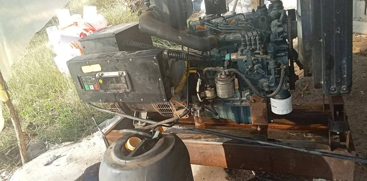 مولد كابوته نظيفه جدآ ٤ سلندر ٦٠ أمبير مشتلغه ١٥٠ ساعه فقط ***********
