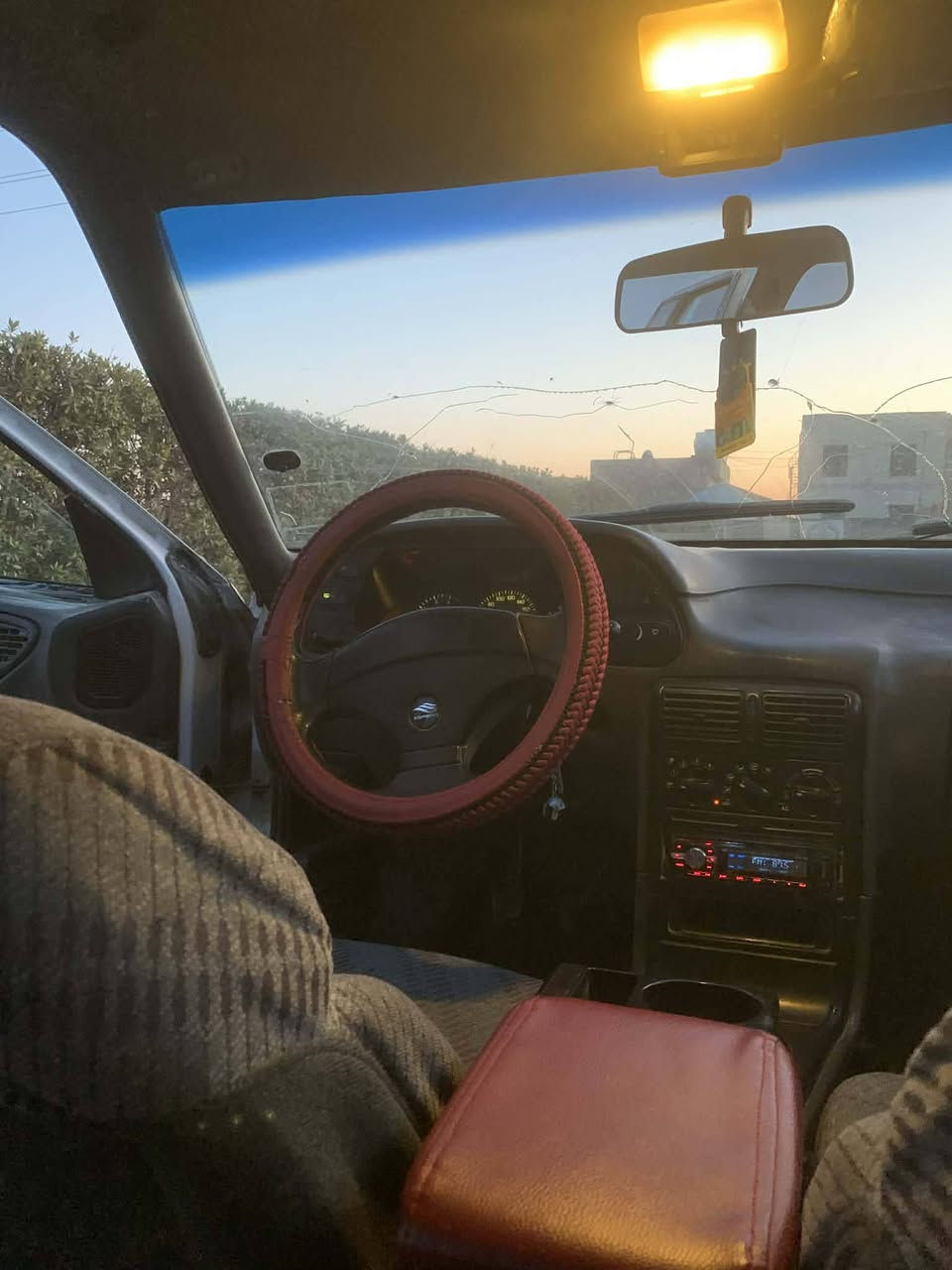 سلام عليكم من رخصت صاحب الكروب
دايو اسبرو موديل 96 
رقم بغداد دولي تحويل ثاني يوم 
محرك مسكر كير عادي 
بيها خيط بخار 
حداديه نضيفه تخم تاير نضيف 
سعر 30
رقم الهاتف ***********
