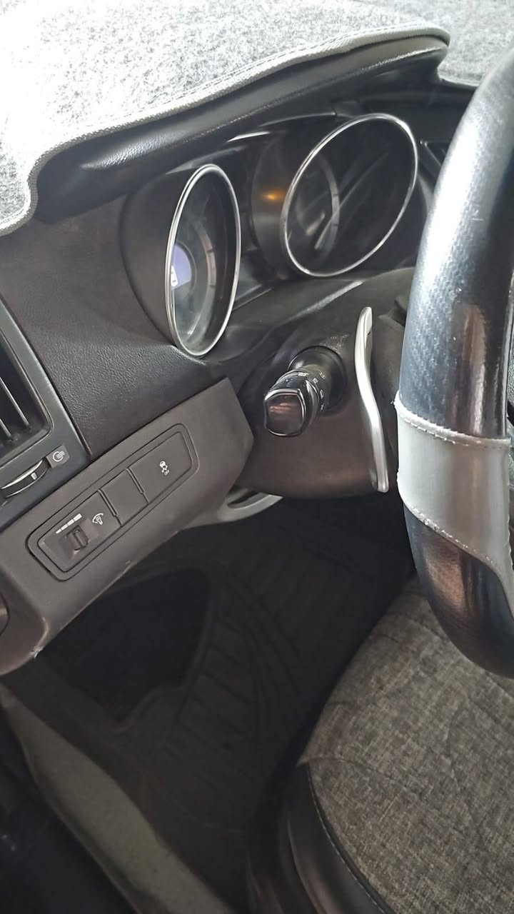 السلام عليكم 
سوناتا امريكي 2011 محرك 2400GTI حادث امريكا الجاملغ الايمن والبنيد كما مؤشر بلصور طخه بارد باب السايق والدور الوره محرك حاويه ما مفتوح كفاله مع الكير تخم تاير جديد ويل كب سيوف دبل صالنصه شفتات ستيرن كرسي سايق كهرباء كشنات نصف جلد بصمه حداديه جيد جدا والتبريد شغال فول وشاشه تاب رقم انكليزي سنويه صالحه لغايه 2030
مكان السارة :حله حي الزهراء 
للاستفسار ***********
السعر 110 وبيه مجال
السيارة باسمي 
والي مايعجه السعر يدعلينه بالرزق 
الكلمه الطيبه صدقه
