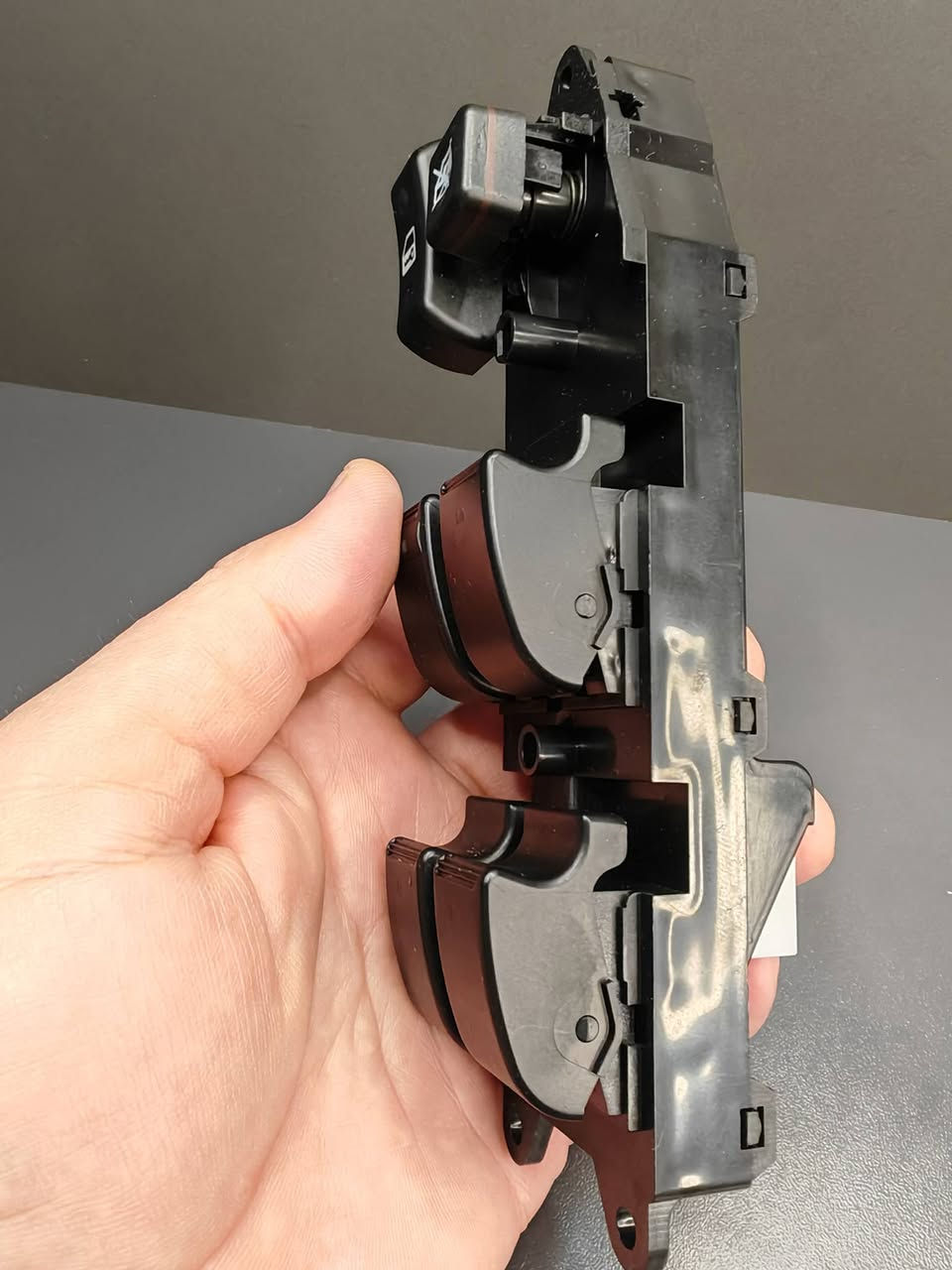 تحكم جام سيارات كورلا 2001 لحد 2007
متوفر تحكم جام سيارات تيوتا كورلا من موديل 2001 الى 2007، جديد غير مستخدم ،كوالتي ممتاز جدا ،تحكم اوتو 4 جامات
يوجد توصيل لجميع المحافظات ***********
