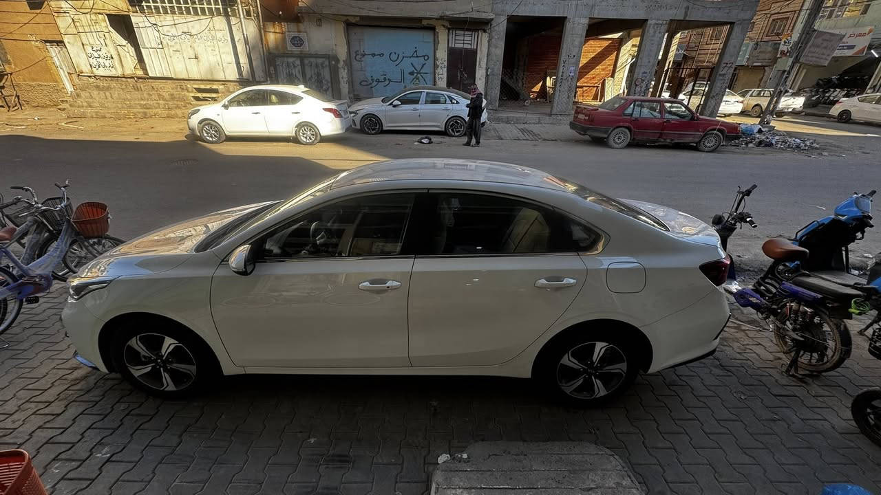 سيراتو 2019 لوحات اربيل السياره مكفوله من الدعاميه للدعاميه السياره كلش نضيفه جلخ ما بيها كشره نضيف جداً السياره ما بيها اي عيب 
المواصفات 
بصمه 
ترحيب مع مري كهرباء 
صندوق ذكي 
تشغيل عن بعد 
كروس مثبت سرعه 
تحكمات مقود 
تبريد خلفي 
وضعيات قياده 
حساس امامي خلفي 
للتواصل *********** السياره عارضه على 172 بيها مجال كلش بسيط
