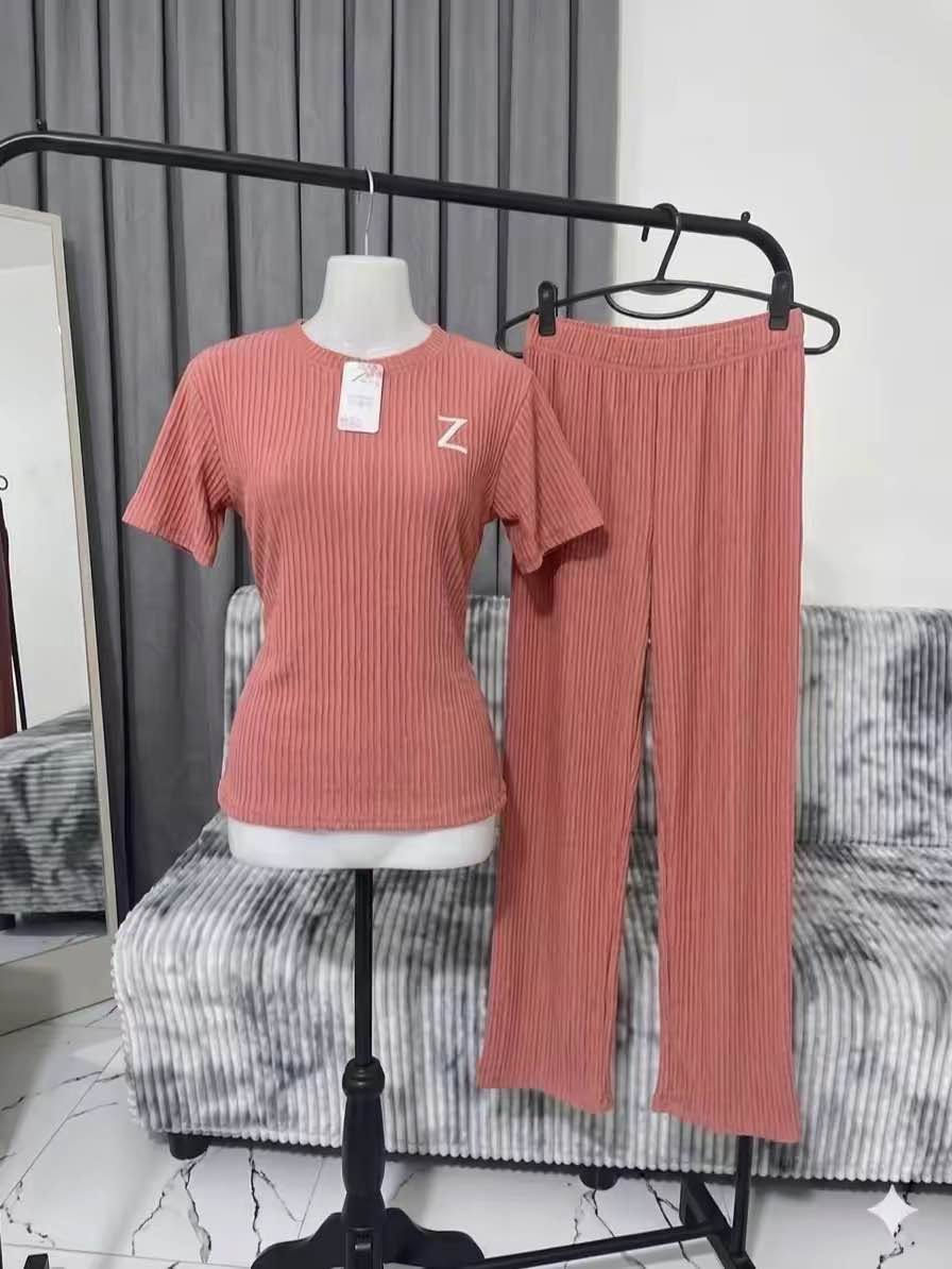 تراكات بيت وترهم للطلعة خامة صيفية باردة وتجنن💕
ألوانها المتوفرة 
بنفسجي 💜 
كحلي💙
اخضر نعناعي💚
وردي🩷
ماروني❤️
اسود🖤
رصاصي🩶
جوزي🤎
سعرها بس بـ 8 
توصيل داخل بغداد 🎀✨ Colombo, Sri Lanka


**إذا كنت صاحب هذا الإعلان وتريد حذفه لأي سبب، رجاءا أرسل رسالة إلى الدعم الفني**