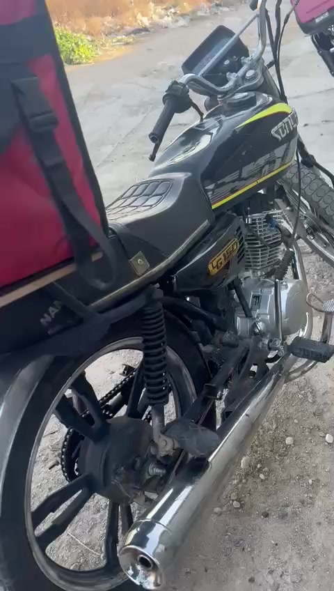 السلام عليكم دراجه ايراني سيفان 2024برغي ممفتوح بل مكينه مكفوله دراجه خير من الله مابيها نقص بس ترتيب نواعم + صندوق هديه وتايرات زوج جدد ب٣٥٠ قفل مكاني البياع تقاطع الاسد ***********
