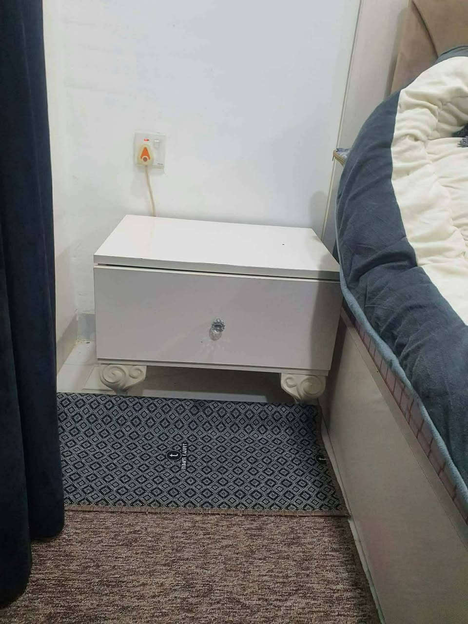 ***********
ام علي اسعار وتفاصيل وعنوان على هاي رقم
و الي تاخذ الغرض امانه بركبتو ليوم دين اذا ما يرجع يراسلني يكلي اخذتو
