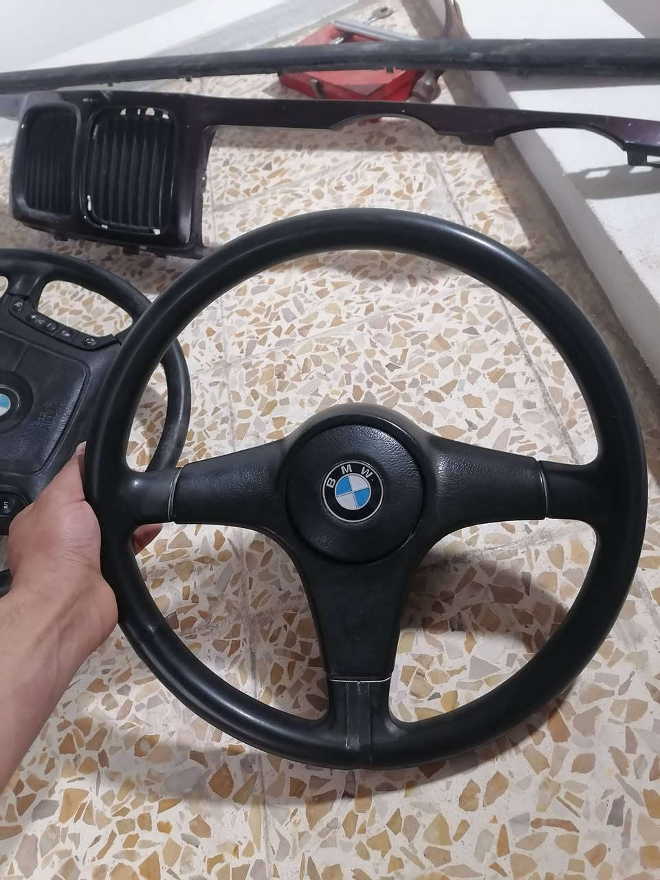 سلام عليكم.. من رخصه الشباب
أغراض بي ام دبليو بدي 500
للفائدة اي شي يخدمكم نزلي بتعليق ورد عليك ونطيك سعرة بيهم كصه وبيهم عراقي 🖤

درك ستيرن ارباك ثلاثه كصه ووحدة عراقي

دعاميه اماميه كاملا حته الأركان جديدة بيها فطر بالوجه 

دوسات ابواب لمتدد وعاديات
بكلايتات وسطيات صندوق
سكنات زوجين اصفر وبرتقالي

كزوزات ثنين رياضي مفتوح صوتهم قمبلا عل سته سلندر والثمنيه ماركه راميوس مع صالصنه وسطيه 500
انارة داخليه كصه 
قبغات سماعه خلفي نضيف
بوردات تبريد اوتو 93 وفوك كصه
قبغات جوة السترين
يدات أبواب داخليه طخم كصه
لحيه اماميه 500
سمجه رفيعه مع العطرات الوسط والجوانب
واسف على اطاله ومكاني موصل وهذا رقمي ***********
***********
