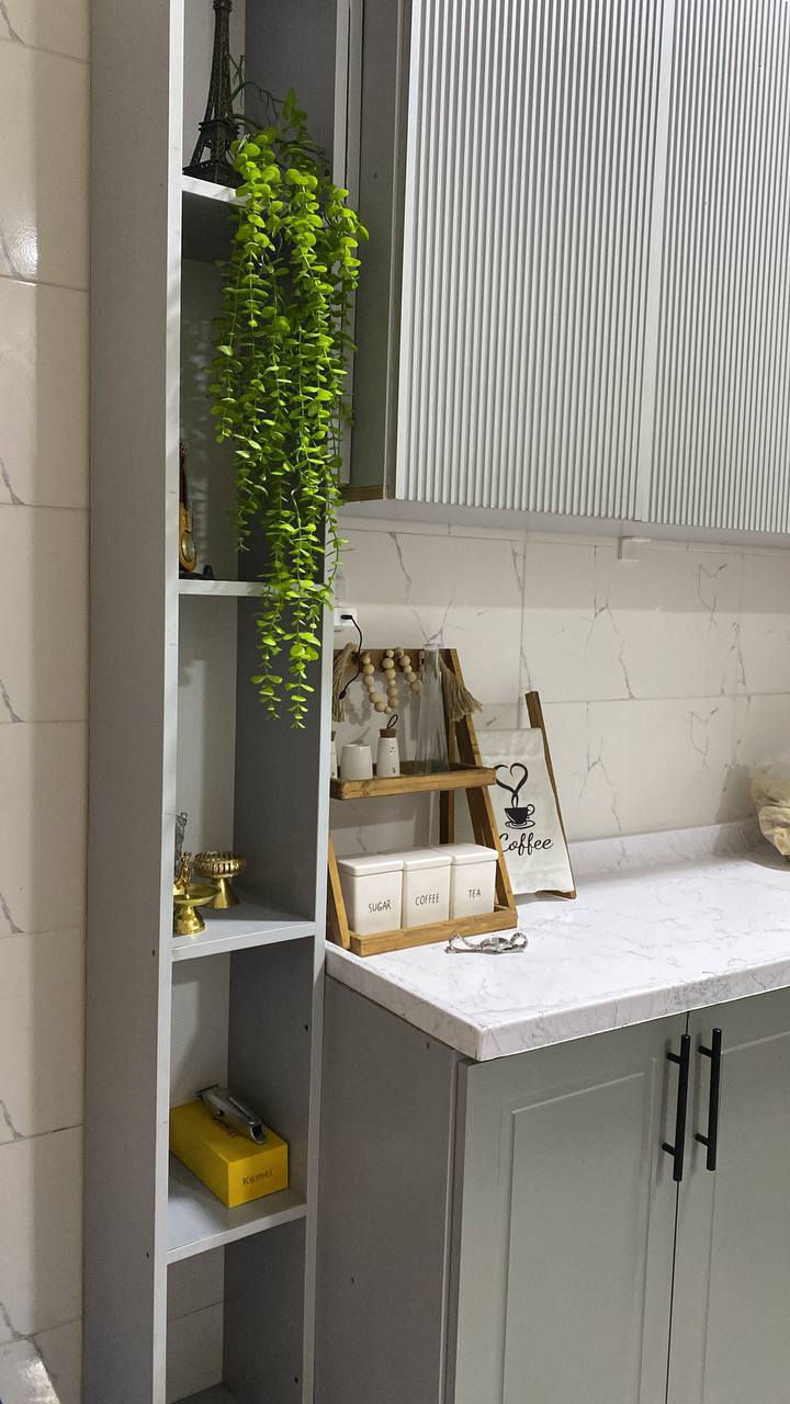 كاونتر جديد نوعية راقية جدا شغل الشمال
قطعتين قطعة حرف L  قياس ٤ ب ٢ متر 

وقطعة قياس ٤.٢٠ متر 

 السعر ٣ مليون وربع مع فرن كهربائي+ طباخ منضدي تركي + دبة غاز 

التواصل على الرقم ***********

العنوان فلوجة / مجمع الزهور الاول قرب سيطرة الموظفين
