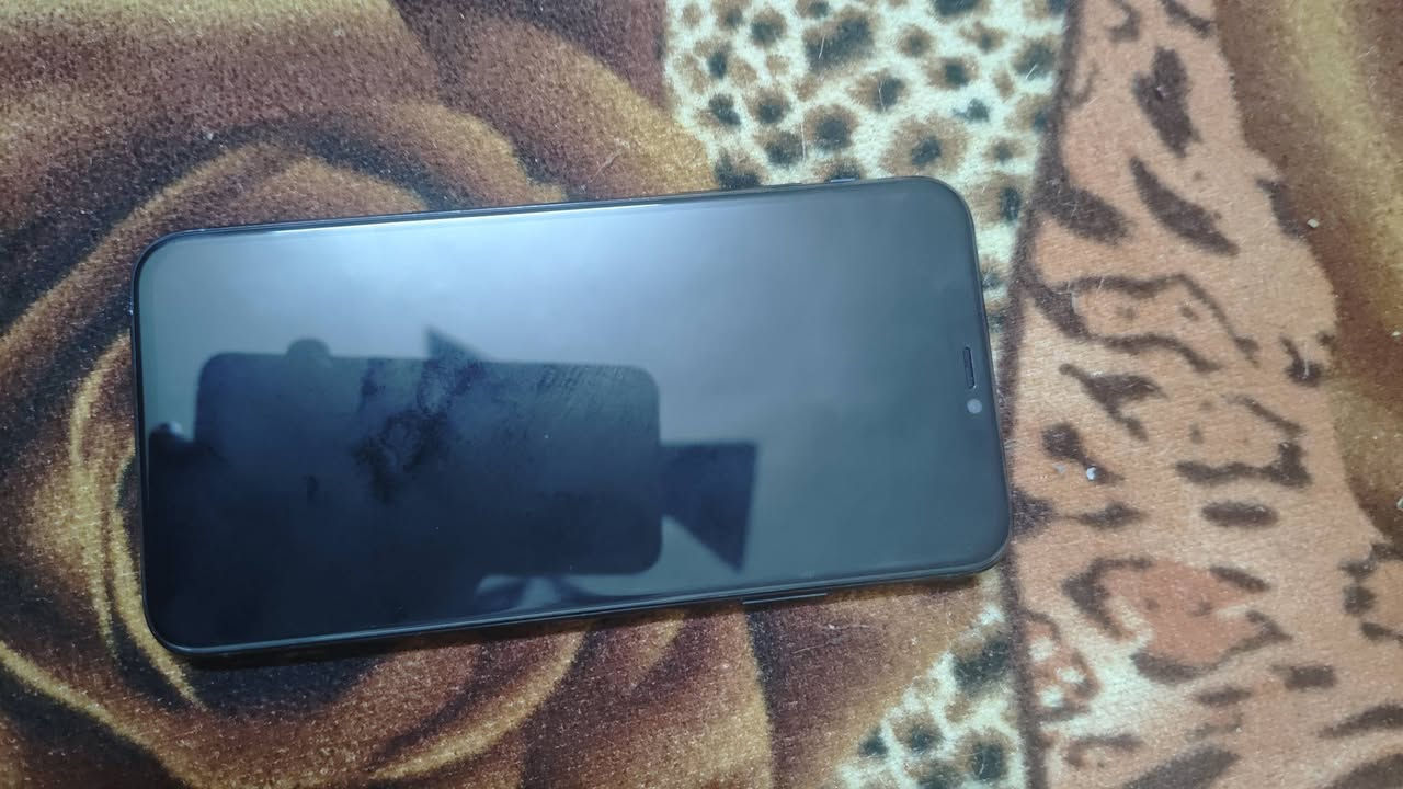 11برو ماكس مبدل شاشه.
بطاريه77 ذاكره256
فيس ايدي واكف
باقي كله شغال 
سعر 220
مدينة الصدر قطاع 2
رقم***********
