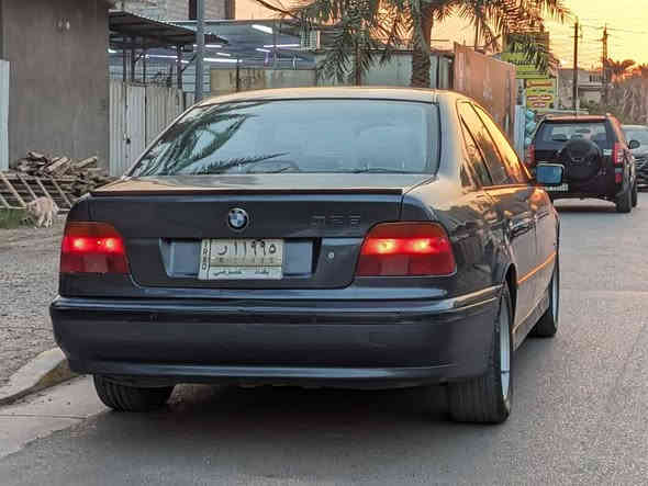 ملاحظة ..اني مكلف بالنشر اتصل بصاحب السياره 👆🏻

 بي ام صقر 528 موديل 96 تك فانوص السياره مصبوغه عام مكفوله من اي طخه 
كير مبدله جديد حاويه مكينه جديده 
تبريد شغال 
مروحه f01 ترايك ٢٢٠ حماوة بعز الصيف ثابته نص 
السياره شكو بيها شي مبدلة على ايدي و اصلي 
تخم تاير و باتري جديد 
كاردن فافون جديد 
صدر امامي خلفي جديد 
كهربائياتها على البلاد 
نقصها سلايد عاطل ينزل من سعرها 
و بيها طخة مال دراجه باب السايق 
سعرها 87 مجال جدا بسيط السياره متصرف عليها ابد و جاهزه مكاني بغداد حي العدل ....*********** بغداد

