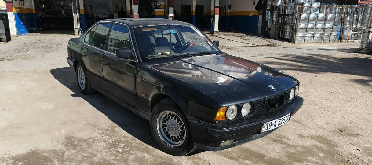 ء.525BMWمفتوح موديل 91 كير عادي  للبيع سياره مكينه وكير وحداديه حلوات تخم تاير جديد راديتر ماي جديد سياره مشيه حلو رقمه كربلاء عنواني كربلاء سعره 43 رقم الهاتف /***********
