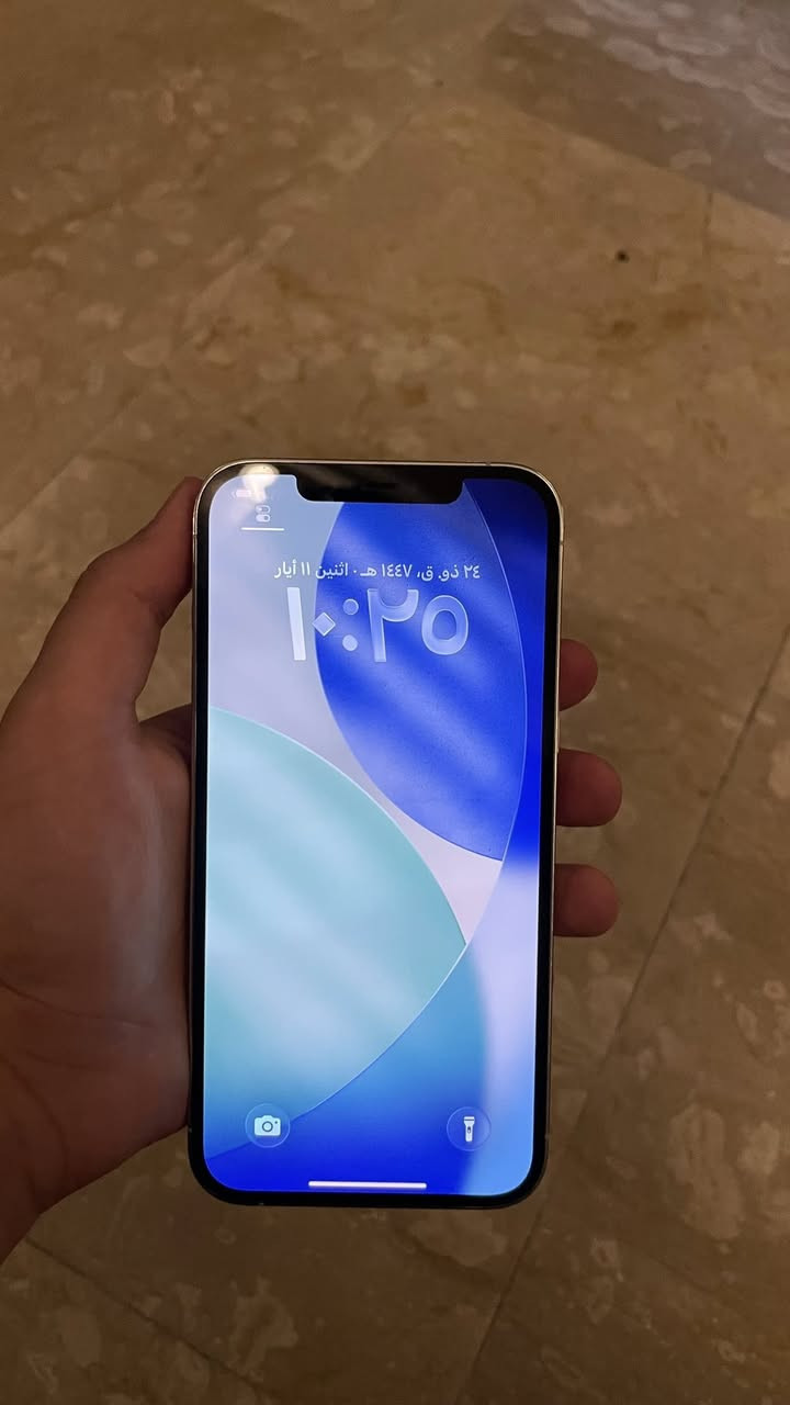 iPhone 12 Pro Max — 128GB  جهاز نظيف ومضمون — فرصة ممتازة
الحالة:

* مستخدم استخدام شخصي
* نظيف ويشتغل تمام بدون مشاكل
* ما داخل تصليح أبدًا (كله أصلي 100٪)
* البطارية: 73٪
* بدون كارتون

المواصفات:

* شاشة Super Retina XDR بحجم 6.7 إنج (OLED)
* معالج A14 Bionic قوي وسريع
* ذاكرة 128GB
* كاميرا ثلاثية احترافية + تصوير 4K و Night Mode
* Face ID
* يدعم 5G

 المميزات:

* أداء قوي وسلس
* تصوير ممتاز
* جهاز أصلي ومضمون
* جاهز للاستخدام

 ملاحظات:

* الاستخدام طبيعي (بيه خدوش خفيفة بل حواف)

 السعر: قابل للتفاوض بسيط
 للتواصل خاص


**إذا كنت صاحب هذا الإعلان وتريد حذفه لأي سبب، رجاءا أرسل رسالة إلى الدعم الفني**