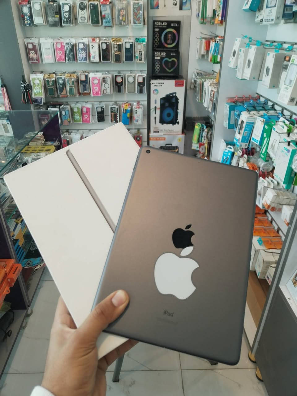 ايباد 9
مكفول شرط فحص نضافة 100
ملحقات كاملة كارتون مع شاحنة
الذاكرة 64 
السعر 200وبي مجال


**إذا كنت صاحب هذا الإعلان وتريد حذفه لأي سبب، رجاءا أرسل رسالة إلى الدعم الفني**