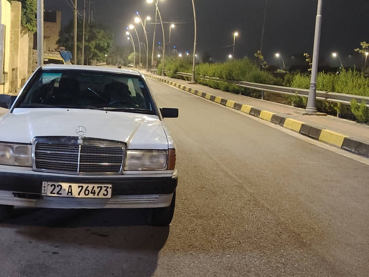 السلام عليكم سياره مارسدس للبيع حجم 190موديل 92 سياره ابلديه رقم اربيل سنويه جديده بيه صبغ حزام فقط السعر 50ورقه وبيه مجال قليل ***********
