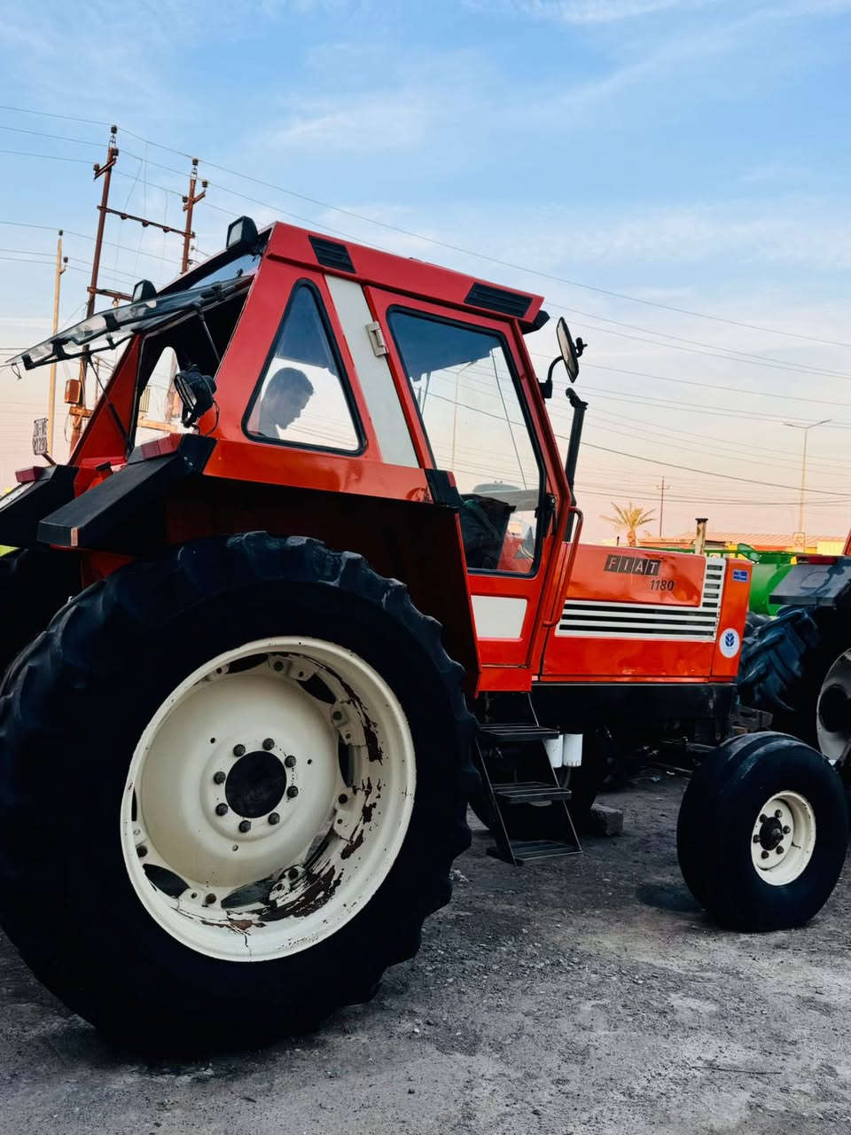 فيات 1180تك اوربي غير مستخدام داخل العراق مكينه جاهزه للعمل ام داكوكه  مكان الموصل برطله***********
