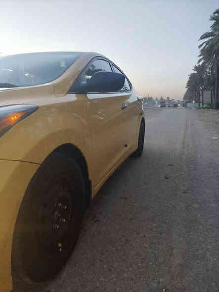 السلام عليكم 
النترا 2015وارد أمريكي حادثها بصيط طخه اماميه وطخه خلفيه السياره كلها ليبل واحد موجوده صور السونار وصور الحادث رقم بغداد نكليزي مصفر هيئه وغرامات السياراه فول مواصفات عده البصمه  فتحه تحكم ستيرن جهتين مثبت سرعة كير ومكينه وتبريد خير من الله تخم تاير وصدر جدد
السعر 115وبيها مجال حك جيتك العنوان بغداد نهايت شهدا البياع ***********
