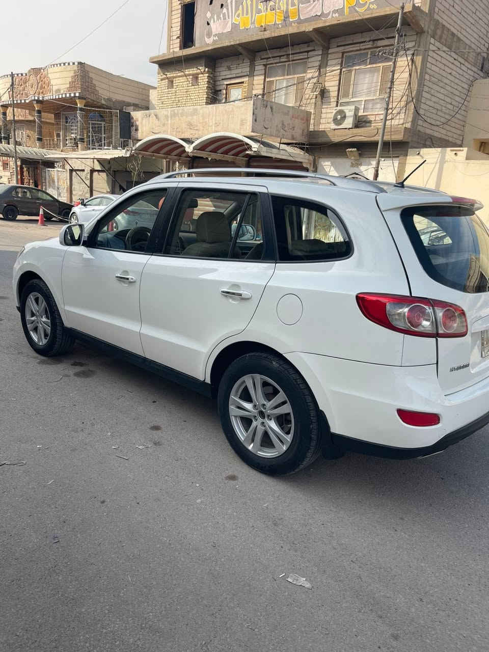 سنتافي موديل 11 وارد خليجي 6 سلندر مصبوغه حزام حداديه كير ومحرك  مشروط مصبوغة حزام .. بس لاتكم ولا شواصي ..رقم السيارة بغداد  السعر 130 وبيها مجال  والرزق للجميع .. ما متواجد على الفيس الاتصال على الرقم ‭0782 349 6687‬.. ما تعجبك اعبر المنشور او علق بشي يدل على كرم لطفك 🌺🌺🌺
