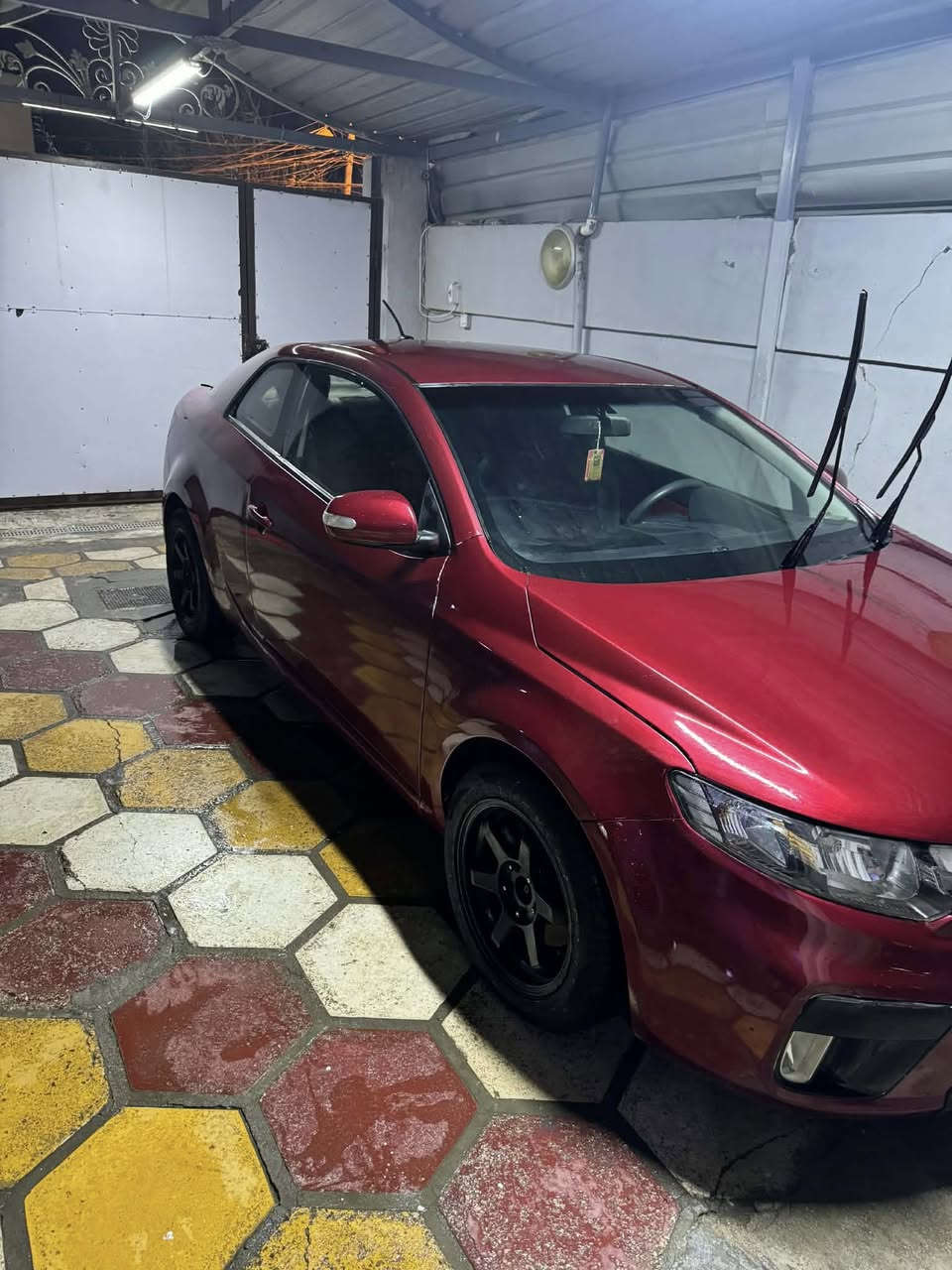 للبيع كيا فورتي موديل 2010 كوبيه تك باب لون ماروني غامق السياره رقم بغداد انكليزي باسمي 2026  
مكينة 2000 دوش المرغوب  
ماشية 166 كم  
داخلها نظيف جدا مابي نقص 
مغلف الكشنات 
شاشة وكامرة 
تحكم ستيرن
 ضررها فقط خشم الجاملغ والبنيد مبدل لالغود ولا شواصي صبغتها عام نفس اللون للجماليه وصورها قبل الصبغ موجودة سيارة نظيفة مبدللها صدر امامي خلفي جديد قبل سبوعين مشط ودبلات زوج تايرات جدد مكينة بيها خيط بخار بس صافيه السياره وناعمه سعرها 68 ورقه وبيه مجال قليل مكاني بغداد الحرية *********** /***********
