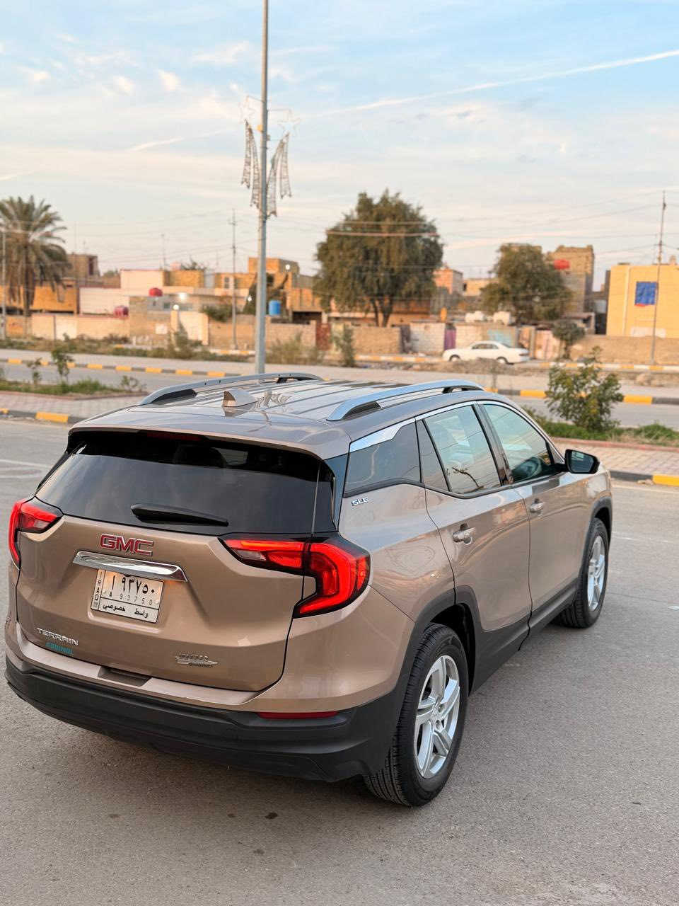 بيع مستعجل وسعر مناسب جمسي تيران 2018 واسط بسمي ماشية 80 السيارة جديدة وجاهزة صور الضرر بالمنشور بدون دواخل لغود و شواصي مكفولة تبريد ثلج حدادية شرط تخم تاير جديد كير ومكينة مكفولات 
بيهة صبغ بس مكان الحادث فقط والسيارة نظيفة جدا

السعر 123 وبيهة مجال مكاني واسط 
***********
***********
