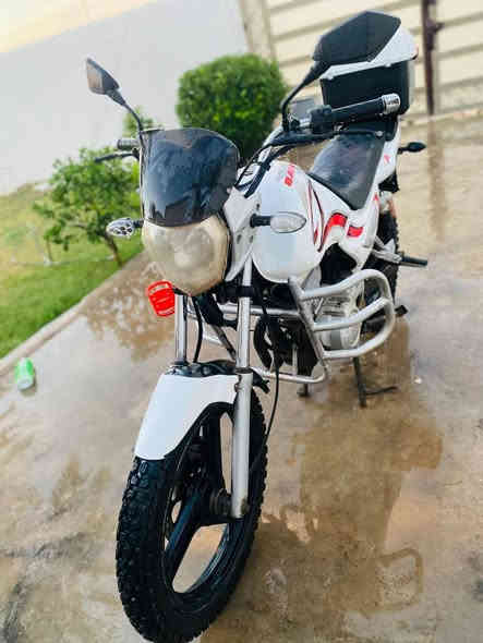 السلام عليكم ماطور سنكي موديل 18للبيع او مراوس عادي الماطور مال جناي مكفول كهربائيات 
بلادي السعر 700بي مجال ***********
