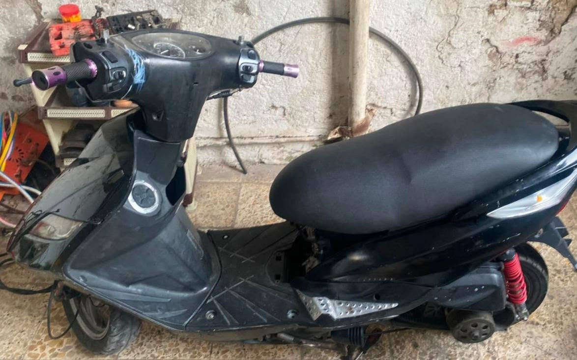السلام عليكم دراجة سكنس ثعلب لبيع مو نوزل نقص قبق محرك بس سعر 450  وبيها مجال بغداد مدينة الصدر قطاع ١٧ هاتف ***********
