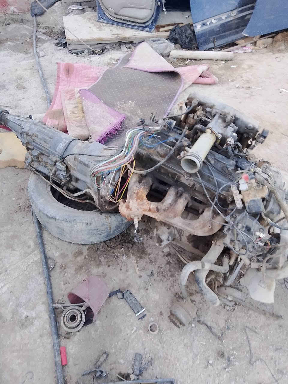 سلام عليكم للبيع مكينه وكير ونجي كامله هي وضفيرتها وتفرعاتها  كير جديد بي ضمان)  سعر 350 وبيه مجال)  رقم  ***********
