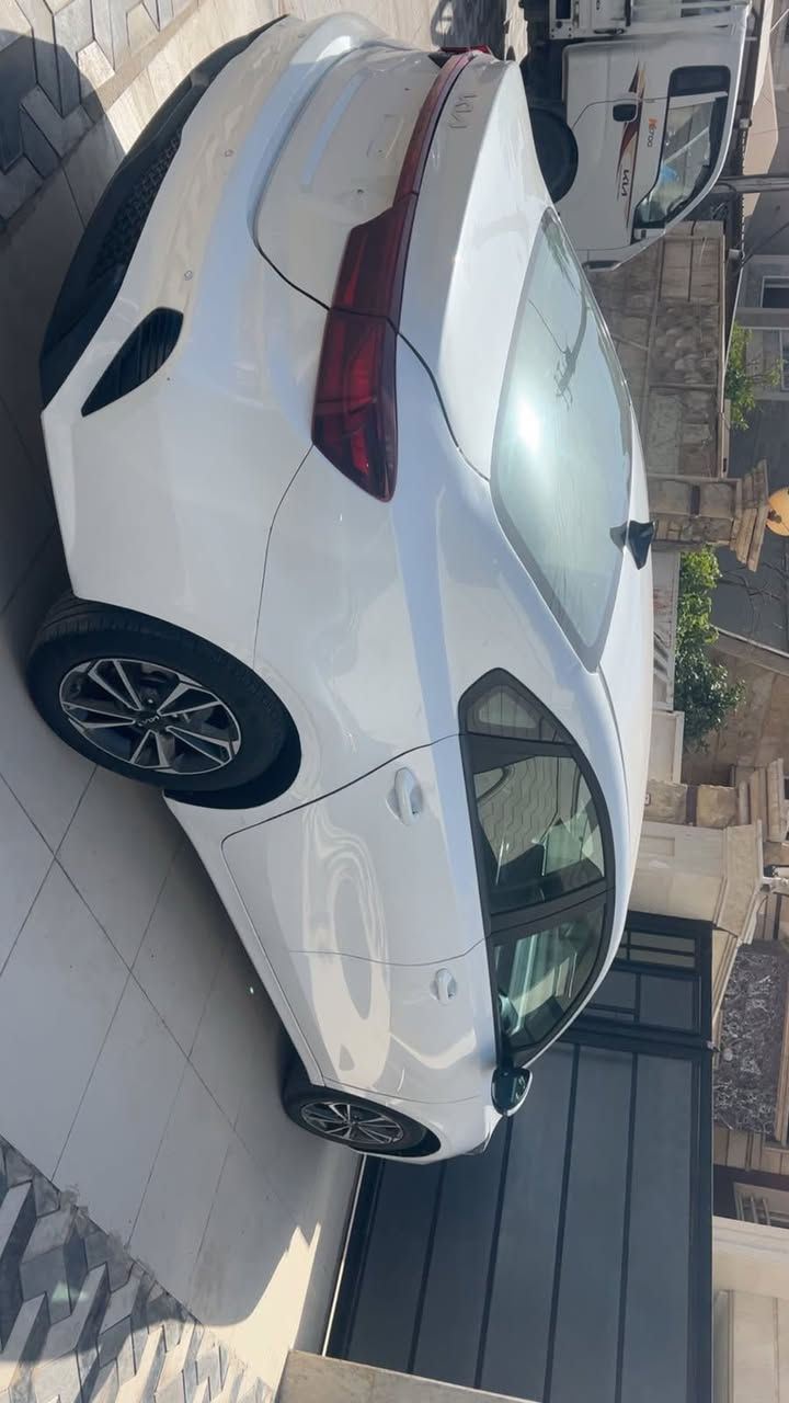 � للبيع Kia,,  EXموديل 2024 🚘
✨ سيارة بحالة ممتازة

🔹 دخول جديد

🔹 حادث جاملق خلفي 

🔹 محرك 2000 CC DOHC

🔹 نظافة عالية وسعر منافس

📋 المواصفات:

✅ تشغيل صويج 

✅ دخول ذكي (Smart Key)

✅ شاشة حديثة تدعم Apple

 Auto Hold ✅

✅ سايد بريك 

✅ كاميرا 360 درجة (دوارة)

✅ رادار أمامي

✅ رادار خلفي

✅ رادار جانبي

✅ نظام تحديد المسار (

✅ وضعيات قيادة متعددة

✅

✅ إنارة خلفية LED

✅ ويل قياس 16

📍موقع سياره بغداد الغزاليه 

💰 السعر: اتصل وتدلل 

📞 للاستفسار والحجز /***********
