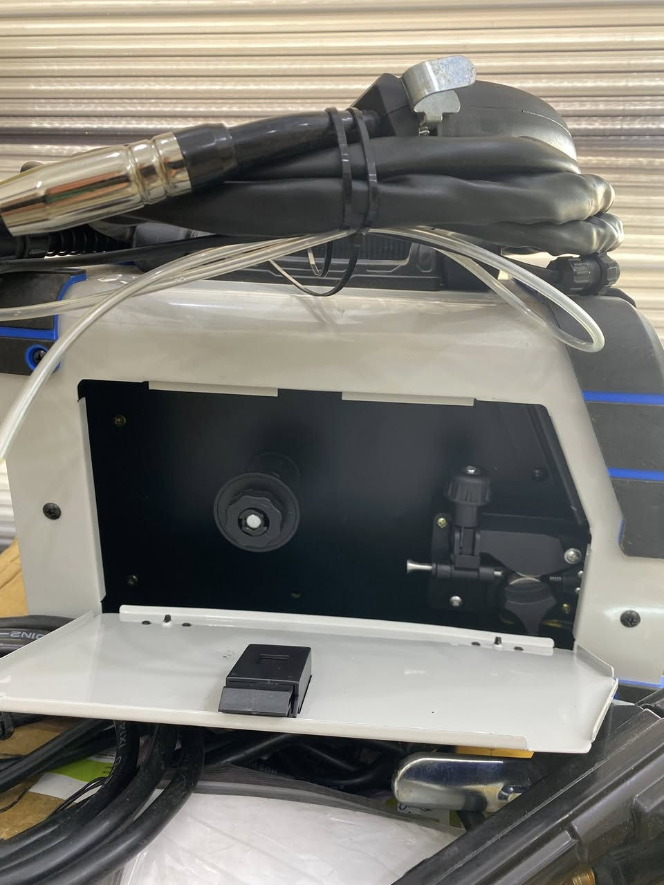 السلام عليكم .. ماكنة لحام تعمل باربعة انظمة غاز و بدون غاز .. ابيع اعلى سعر للتواصل واتساب ***********
