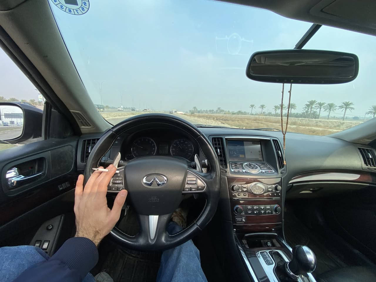 السلام عليكم للبيع G37 2013 السيارة مميزه جداً وعليها برمجه ايكوتك مال امريكا ومواصفات فول عليها داون بايب اصلي ودبات مال سوبرا Mk4 كسنات s وستيرن مال كيو 50  وعليها لايتات من امريكا كاصهن مال GTR اصليه ومميزه وعليها فلاتر لونك KN والسياره داخلها جديد وكلشي مجددين بيها وظفايرها وعقولها كلها مبدله بدون اي جطل والسياره اكسل قفل بمحرك 3700cc وكيرها 7 نمر تطلع فوك ال 350hp بوزن 1650 KG 'وعليها وياله تو سايز حجم 18 مال Z لون اسود وتايرات اصليه السياره كلشي مينرادلها تنكر سلف وتطلع ، السعر 125 مكان السياره بغداد . رقمي ***********
