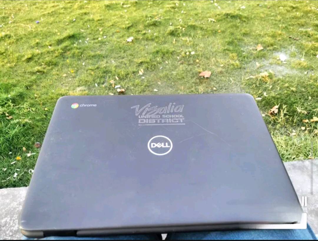 لعشاق العملية والبساطة! جهاز Dell (لابتوب + تابلت) بحالة نظيفة ومناسب للدراسة والتصفح 💻✨
المميزات: شاشة لمس (Touchscreen) تتحول لتابلت بكل سهولة، وياها شاحنة أصلية + فلاش 32 جيجابايت هدية.
المواصفات: معالج N4000 / رام 4 / تخزين 32.
السعر: 65 ألف (وبيه مجال للجادين).
الموقع: كربلاء (يوجد توصيل لجميع المحافظات).
للإتصال: ***********