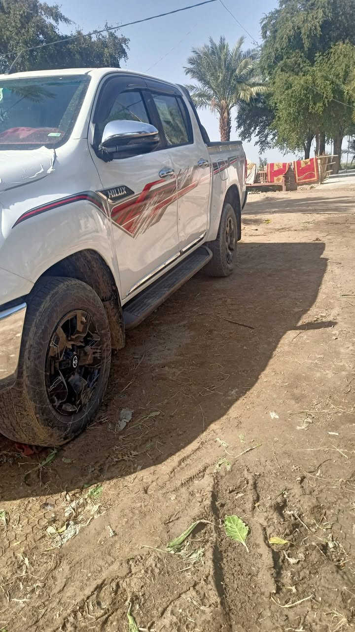 للبيع هايلوكس موديل ٢٣ مكفوله عام بيه فقط لمشر عليه في الصوره ماشي ٧٧ رقم اربيل  مكان واسط نعمانيه السعر٢٨٥ وبيه مجال  ***********
