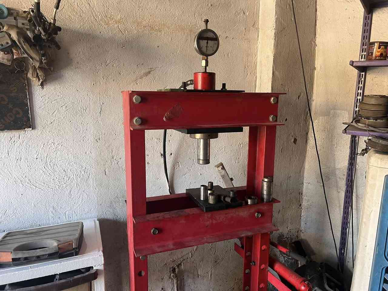 السلام عليكم بريس باله ثقيل للبيع للاستفسار ***********
