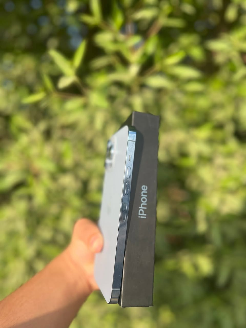 ١٣ برو ماكس وتر بروف مامفتوح ابد بلادي ١٠٠٪؜ 
بطاريه ٩٢٪؜ …. ذاكره ٢٥٦ … كارتون وشاحن ولاصق
ضمان وكفاله ١٠٠٪؜ نضافه ١٠٠٠٪؜  
المكان : النجف الاشرف .. الاتصال : ***********
