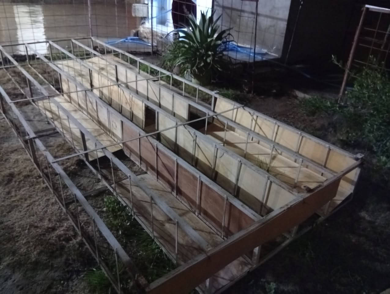 محمل للبيع  مال محل طول٤ مترر ٦ طبقه رقم ***********
