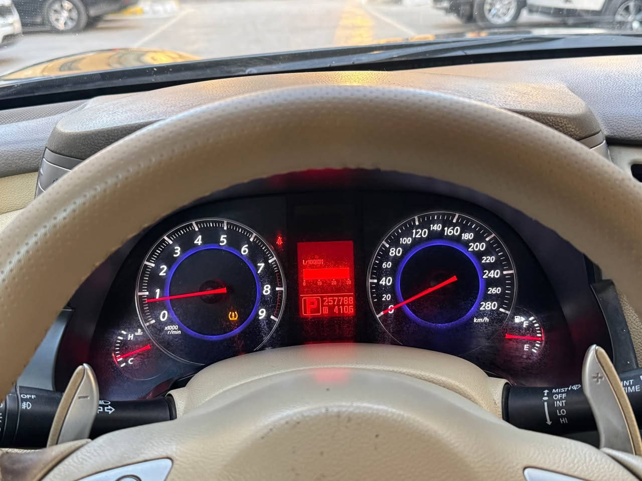 سلام عليكم 
نيسان انڤنتي   FX35    حجم المحرك V6  سياره فول  مواصفات  معروفة مواصفات الانڤنتي شنو بالك مواصفات بيها حتى صندوق كهربائي موديل 2011 خليجي مكفوله من التبديل ولصبغ بيها بارد بعض الاماكن براس البنيد بيها وباب خلف الصدر  اصلا ممبين من تجي شوفه ماكو اي اثر اله   جاهزه مابيها نقص اي شي كير محرك تبريد صدر تايرات باتري منظومة بنزين  كلها جديده شرط سياره نظيفة  داخلها نظيف كلش   صفاح السياره مووووس سياره رقمها اربيل هزه وسنويه  جديده وسياره باسمي تريد وكاله تريد تحويل حاضر  سياره ((ميحتاج تروح الاربيل لان هزه وسنويه جديده )) 

سعر السياره (((127 ))) ورقة وبيها مجال  

مكلف بلنشر اي استفسار  اتصال ع الرقم صاحب السياره ‭

0780 015 3277‬ Colombo, Sri Lanka
