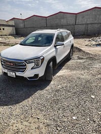 جمسي تيران  موديل 2023   SLT فول مواصفات عدا الفتحة ماشية 46 الف كيلو ...