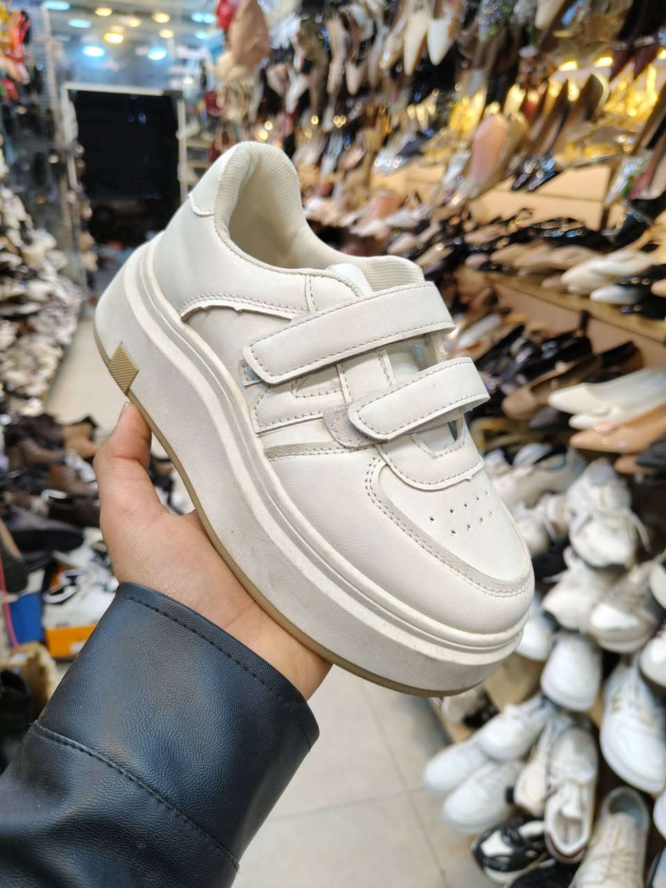 عروض وتخفيضات
ترانشوز لاصق 
السعر 10 فقط 🔥 
قياس 37«38»39»40»41
للحجز اتصل برقم ***********
كميه قليله ومحدوده
