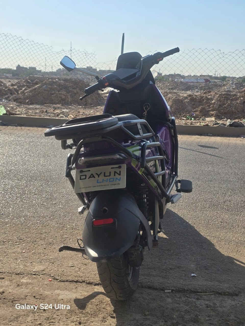 السلام عليكم دراجه شحن للبيع. كفاله عامه وبعدهي بل ضمان مال شركه (الضمان مال شركه سنه) .مواصفات تجنن اقوه  موصفات بيها +صارلها تقريبا شهر من اخذتها 🤍 ..***********
بطاريه ليثيوم اقوه شي.
2-دبل اشاره واضويه كلش حلوات.+لايت زنن عالي ناصي.
3-بيها نضام البك(R) الرجوع.
4-غراضعا. كلها اصليه.
5-بيها نضام البارك (P).
6-تتحمل اوزان ثقيله.
7- ثلاث سرع بيها.
8-مثبت سرعه +دبل اشاره +رماش عالي.(المجامع مالتها كلهم اصليات). 
9-تمشي مسافه من100الى80 كم
وبعد بيها مواصفات جدا قويه سبب البيعه (علمود الاربعينيه) +وهواي مواصفات بعدني مشارحهن +. السعر خاص 🤍
السلام عليكم دراجه شحن للبيع. كفاله عامه وبعدهي بل ضمان مال شركه (الضمان مال شركه سنه) .مواصفات تجنن اقوه  موصفات بيها +صارلها تقريبا شهر من اخذتها 🤍 ..***********
