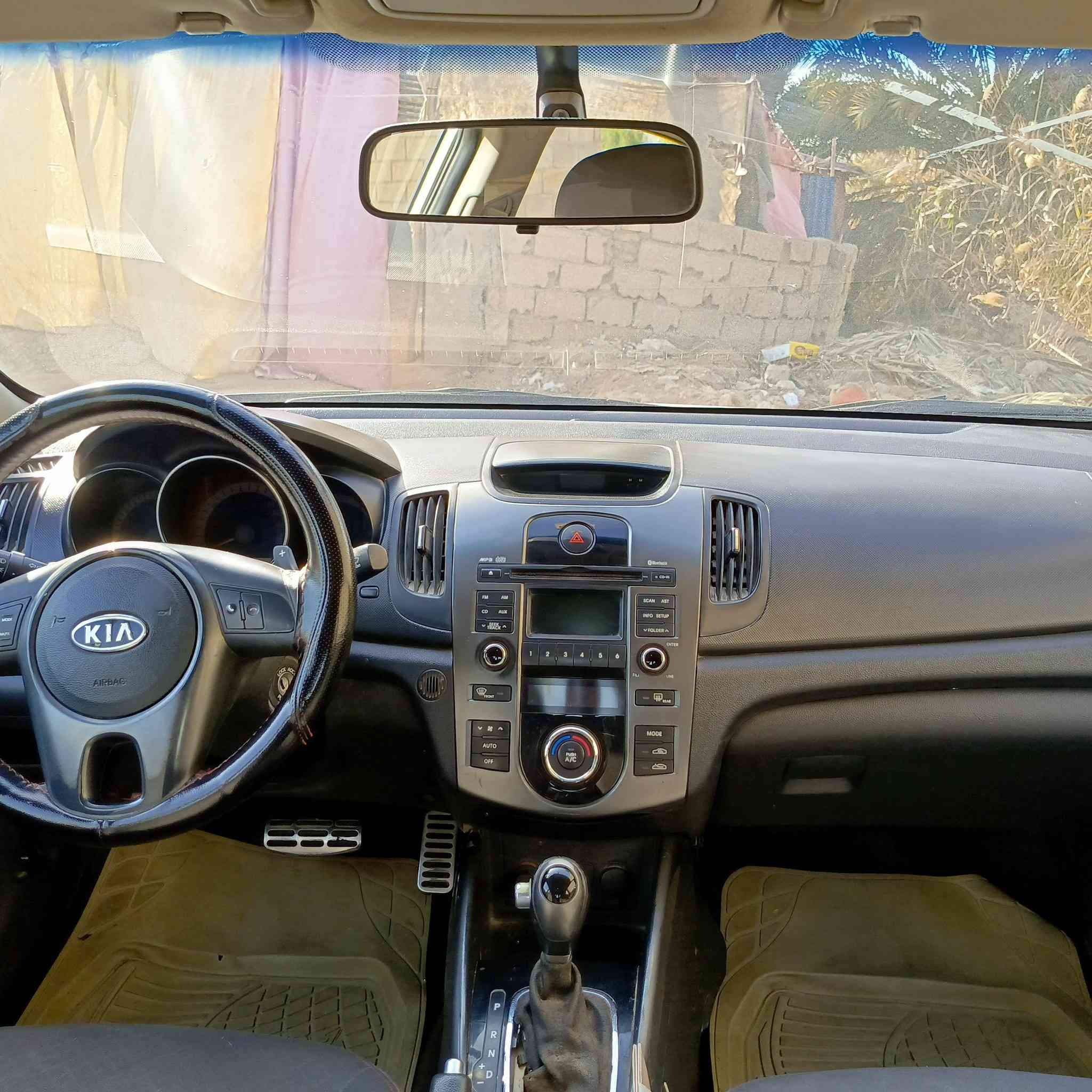 السلام عليكم
كيا سيراتو للبيع مديل13 الضرر بيها هلال الجاملغ موضح بل صوره ورصعه خفيفه خلف باب السائق مواصفات نص فول الشراي يجي خاص


**إذا كنت صاحب هذا الإعلان وتريد حذفه لأي سبب، رجاءا أرسل رسالة إلى الدعم الفني**