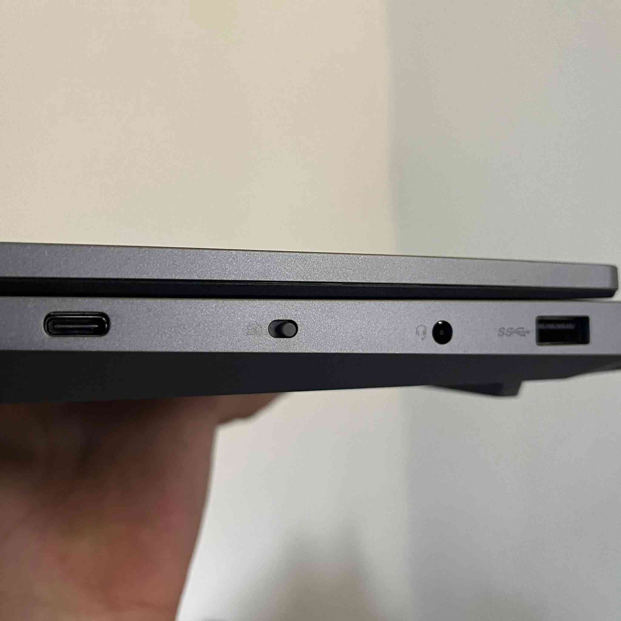 Lenovo LOQ 
استخدام قليل ملحقات كاملة نظافة 💯
17-13650HX
4060 8g 115w 
24 g ddr5 , 1T ssd 
240 W , 144hz
مونتاج العاب راقي 
السعر مليون و 525 , شارع فلسطين
***********
