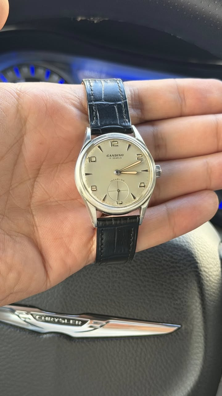 ⁨نوادر الكاندينو 
made in Swiss 🇨🇭
كاندينو سويسري اصلي 
ميل ثواني منفصل
انتاج الستينات 1960s
نصب تكويك مكينة الاوميكا
قطر 36
17 حجر
نضافة تامة 100‎%‎
السعر بلاش 145 الف فقط


**إذا كنت صاحب هذا الإعلان وتريد حذفه لأي سبب، رجاءا أرسل رسالة إلى الدعم الفني**