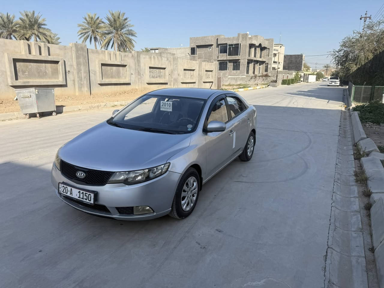 تقبل الله طاعتكم اخواني
سيراتو موديل ٢٠١٠ خليجي محرك ١٦٠٠ دوش 
سيارة مكفوله من ضرر والصبغ عدى كلير شي قليل بالبنيد 
محرك كير كفاله صدر تخم تاير جديد رقم سنويه جدد 
السعر ( ٩٣ ) مكاني بعقوبه / ***********
