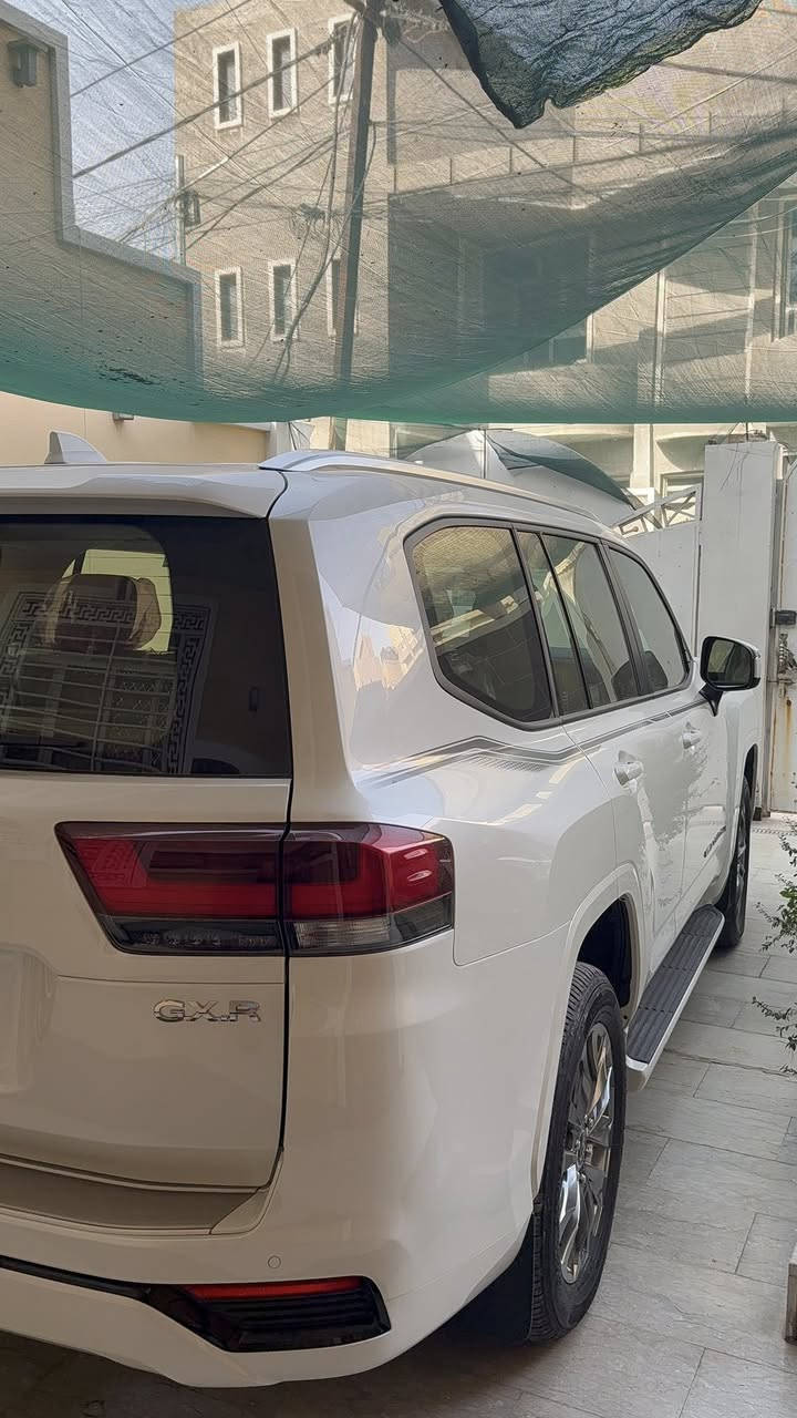 لاندكروز 2025 
ضمان ساز 
3 شاشات تطبيق 
مواصفات gxr معروفة 
كفالة عامة ماشية 5000
سعر 73.000$وبيها مجال
التواصل ***********
