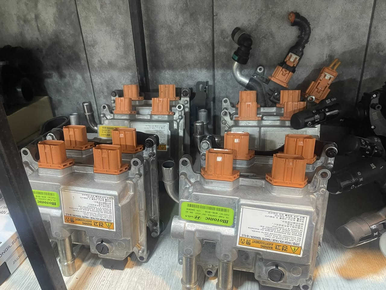 سلام عليكم
تحية طيبه 
توفر لدى شركة عالم الهايبرد كل شي يخص السياره نيرو من2020-2025
نيرو بلكن - Niro PIug in 
نيرو كهرباء - Niro EV
نيرو هايبرد - Niro Hybrid
من بطاريات 🔋 
و اجزاء السياره الخارجيه و الداخليه بالكامل
 
للتواصل محمد الاسدي : ***********
للتواصل احمد : ***********

مع فحص و صيانة منظومة الهايبرد وقطع غيار HV CARS لجميع السيارات الكورية Genuine parts 
اهلاً وسهلاً بالجميع
