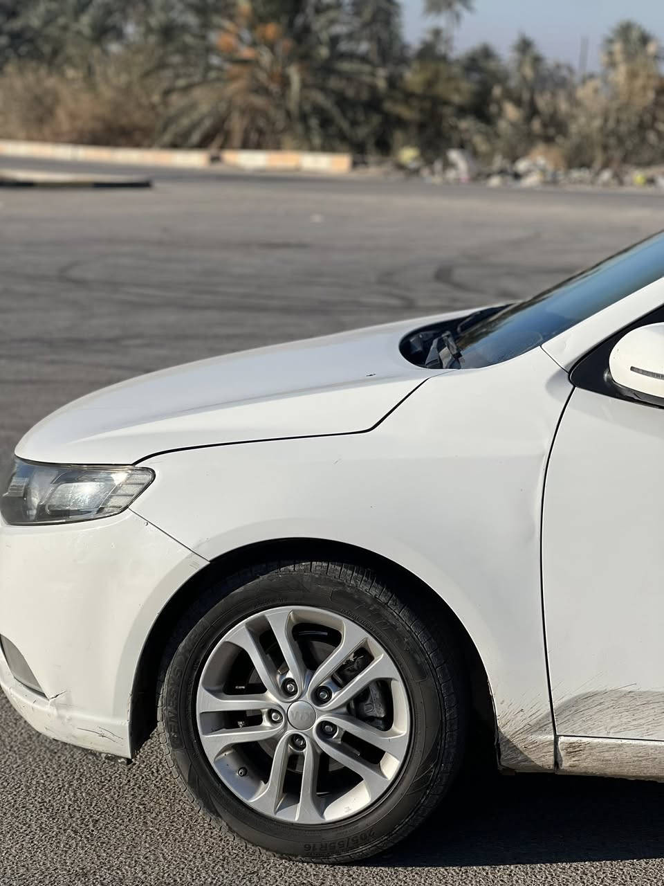 سلام عليكم سيراتو 2011 خليجي رقم بابل بيه جاملغ وباب خلفي صبغ جاملغ امامي بدون دواخل مكينه 1.6 

سنويه ل 27  
كير حداده مكينه تبريد كله جاهز 
السعر /90 وبي مجال بسيط 
مكاني /الحله 
هـ/***********
