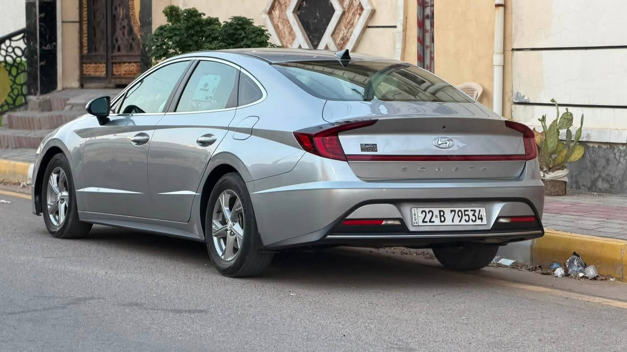 مرحبا
سوناتا موديل 21 
لون سلفر رقم اربيل بأسمي
مواصفات اعتياديه 
حادثها فقط ربع البنيد + لجاملغ الامامي راجع بارد شي قليل
مكان السياره الرمادي 
السعر 140. 
للاستفسار. ***********
