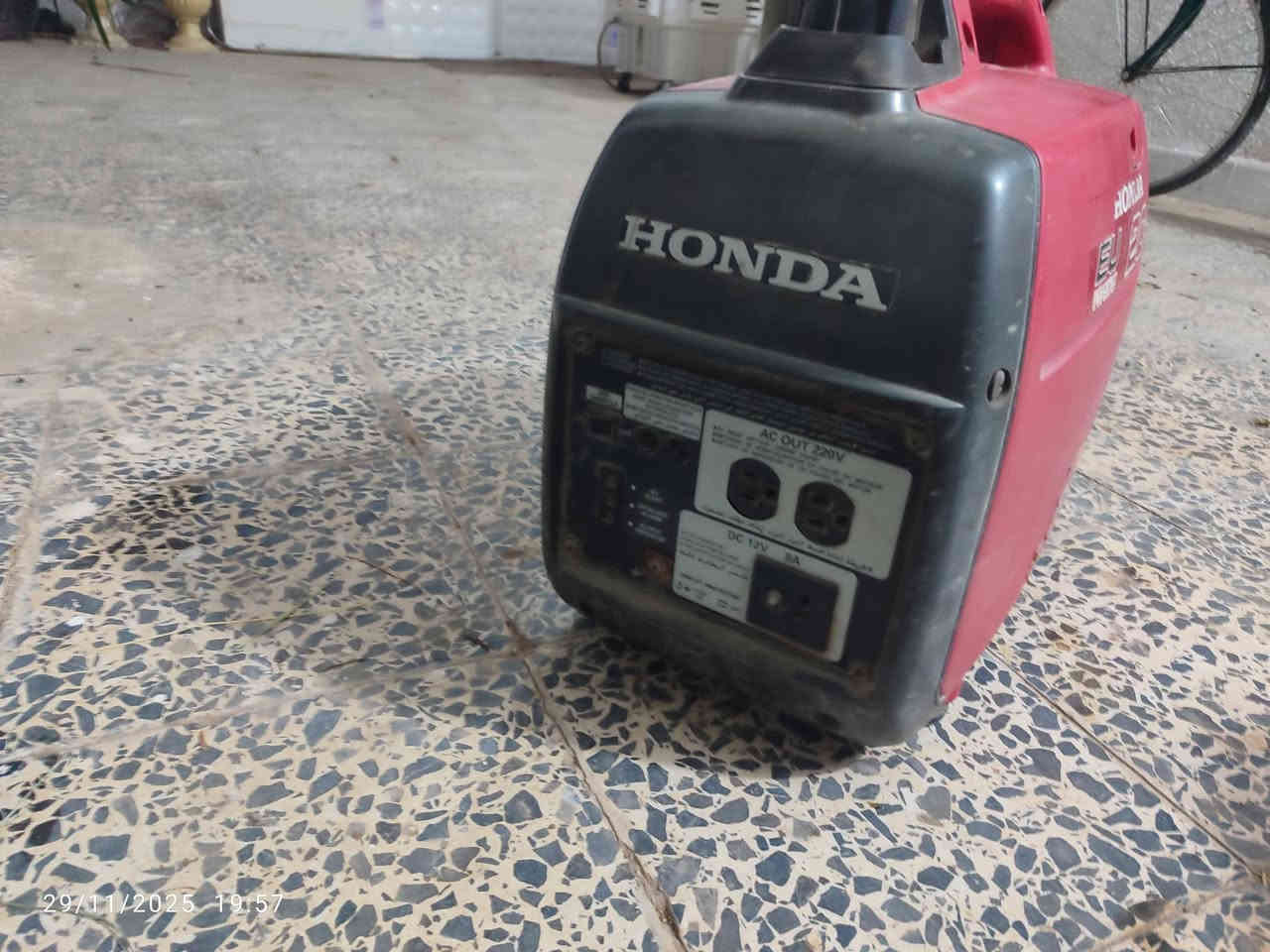 السلام عليكم مولد هوندا للبيع //***********
