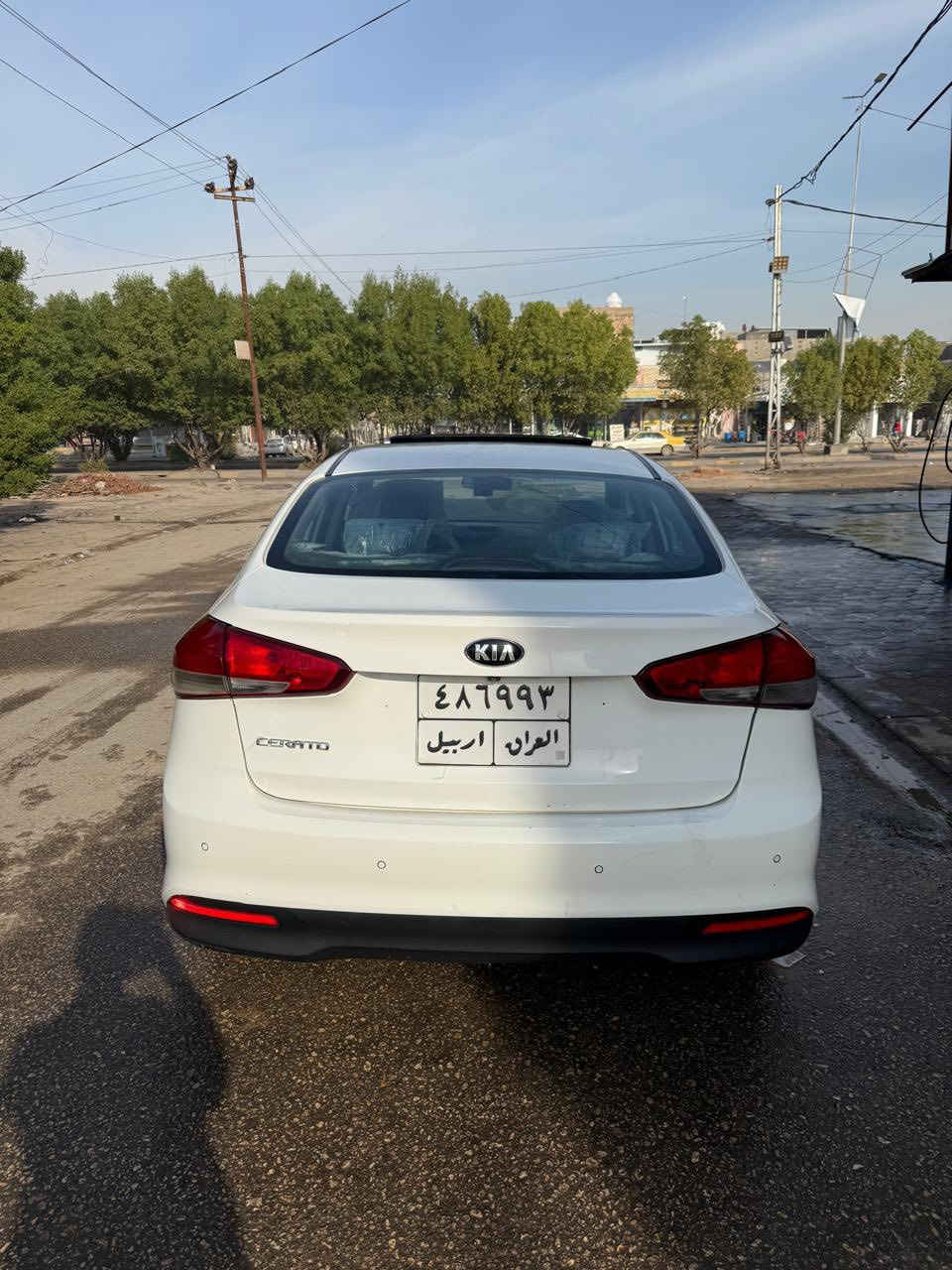 السلام عليكم
KIA سيراتو للبيع موديل 17
وارد خليجي فول مواصفات
حادثهه باب مبدل بلادي وبارد بالجنطه 
السعر 138 وبيهه مجال 
للاستفسار ***********
