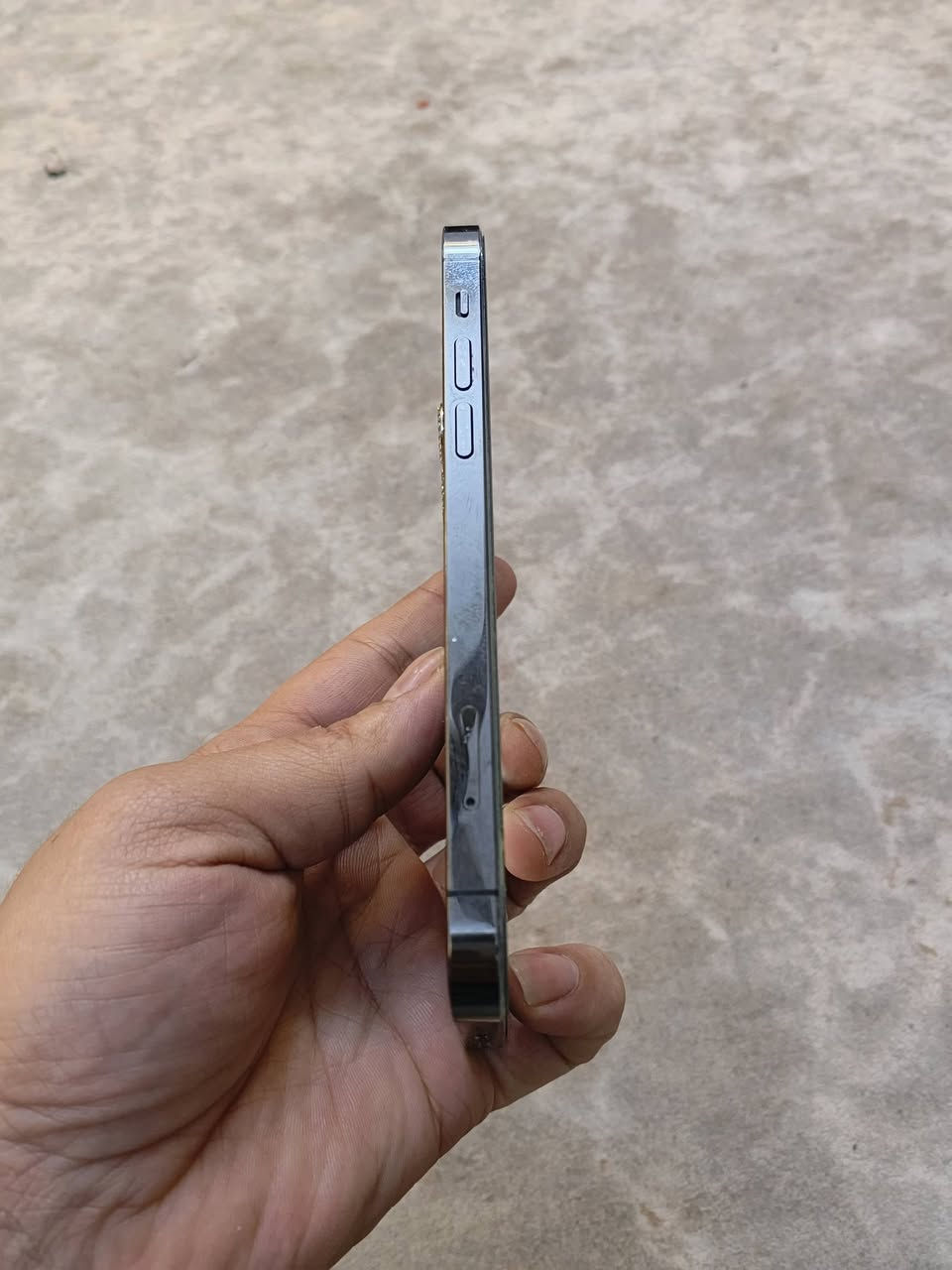 للبيع – iPhone 12 Pro 
الموبايل نظيف ومرتب
🔧 مبدل شاشة أصلية
🔋 مبدل بطارية
✅ كلشي شغال 100% بدون أي مشاكل
السعر: 240 الف
الموقع: بغداد – جكوك
📞 ***********
